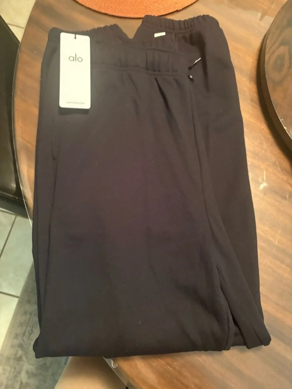 Alo Black Logo Sweatpants Size XL New with tags